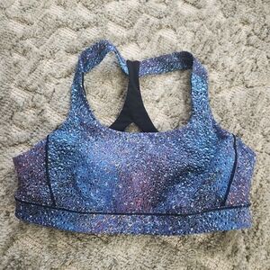 Lululemon sports bra